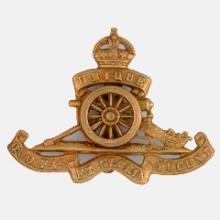 Image of the Royal Artillery cap badge, reproduced courtesy of the Council of the National Army Museum, London (Ref: NAM 2008-12-4-45)